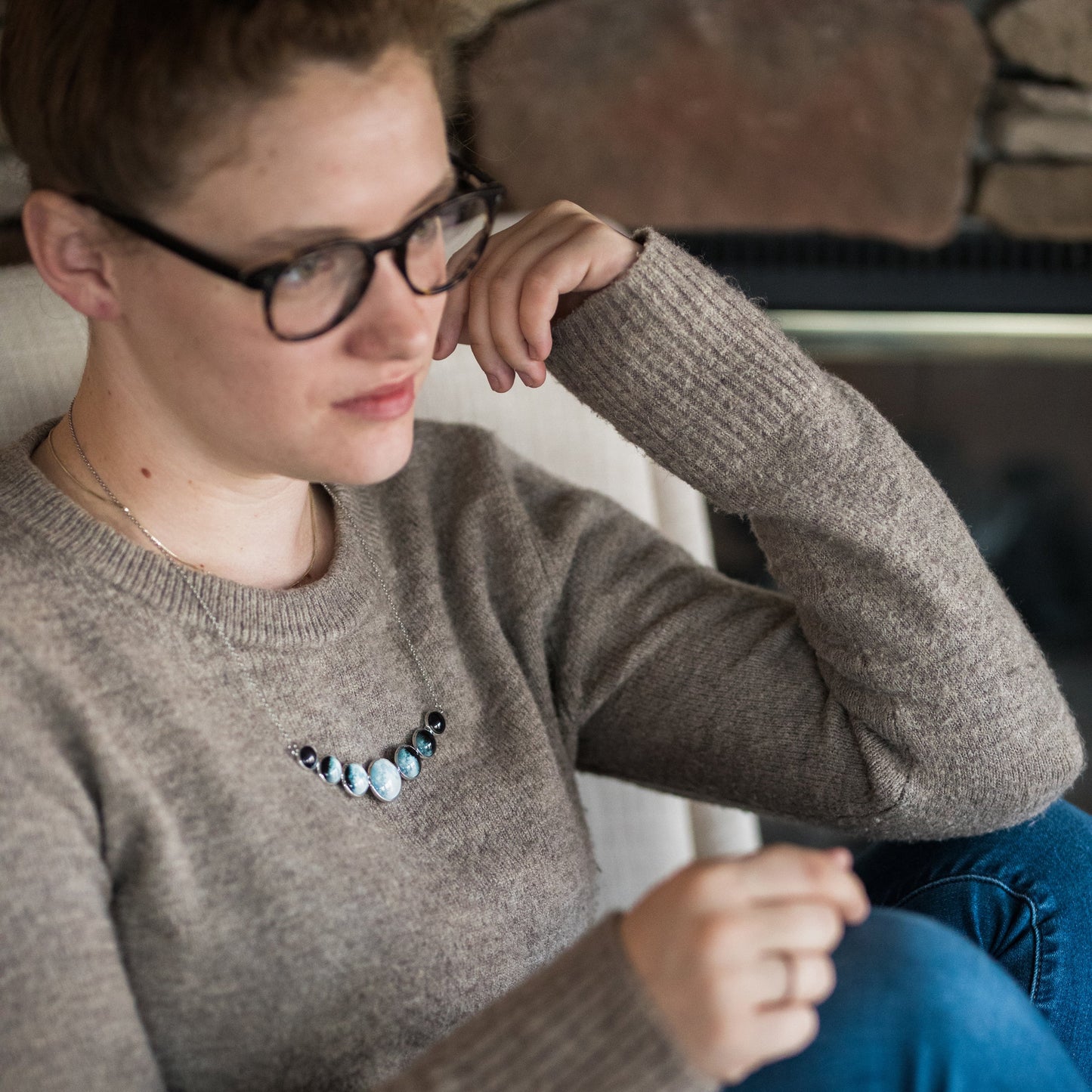 Varying Sized Curved Moon Phase Necklace in Silver